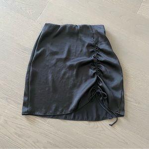 Aritzia Satin Black Skirt 00